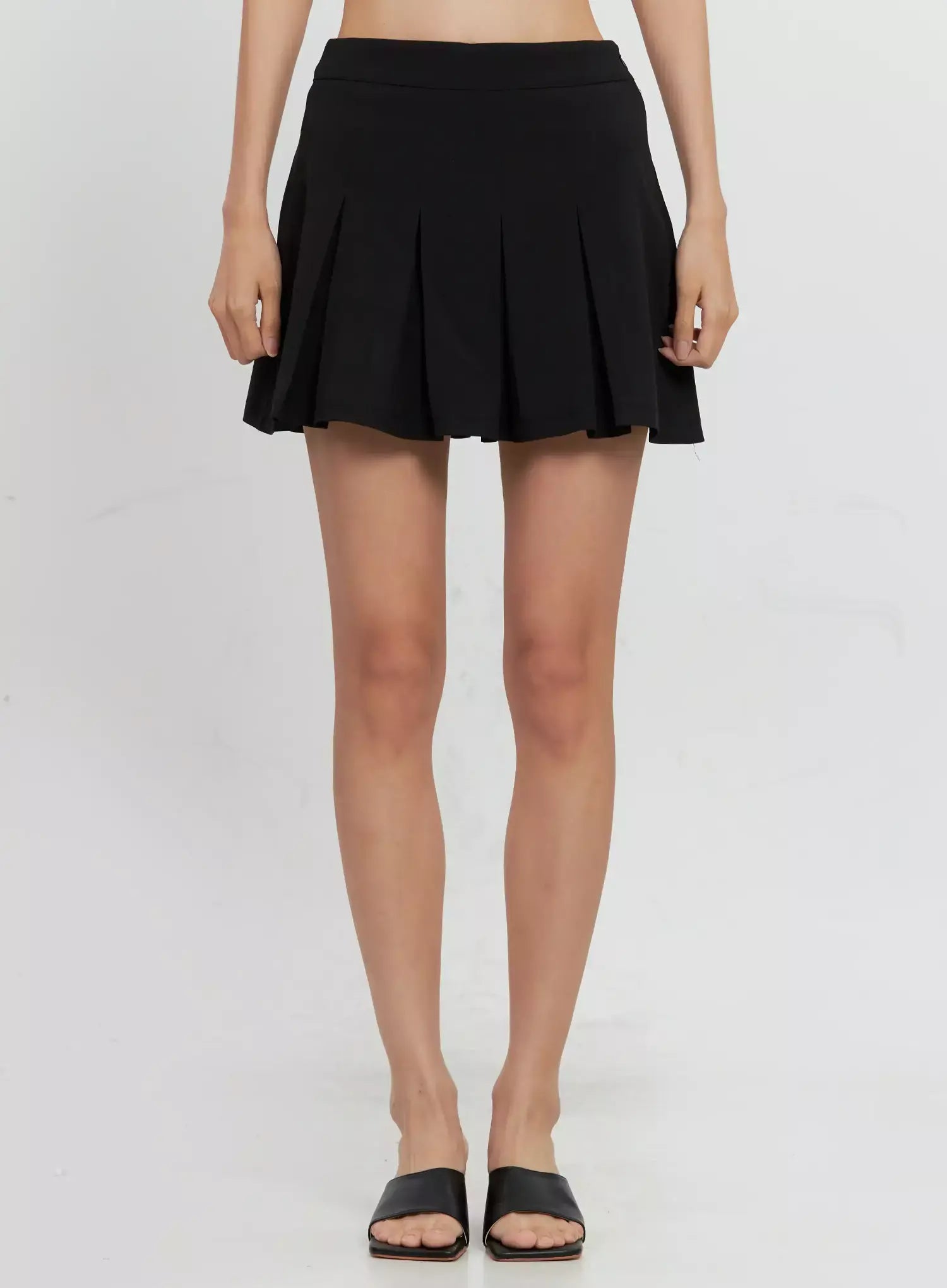 Classic Pleated Skirt IL528